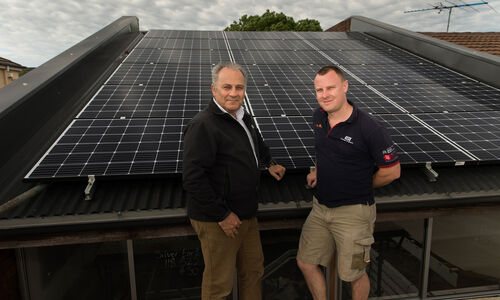 Incentives for home solar panels and battery storage