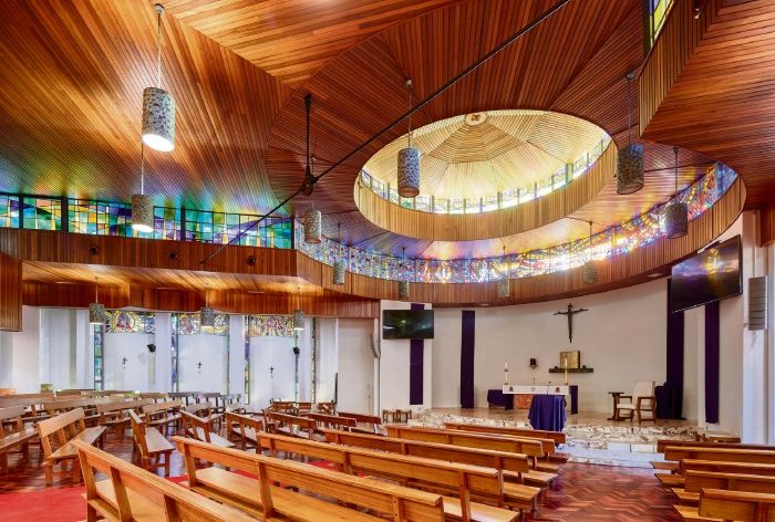 The renovated Aquinas chapel won a national Master Builders Australia award.