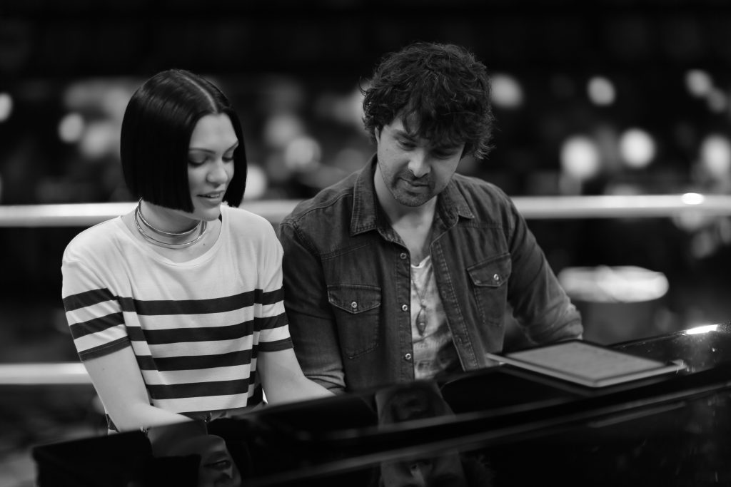 2016 Coach Jessie J and Scott in rehearsals for last year's show.