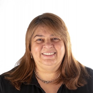 Kemal anne headshot 0519