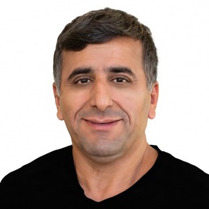 Zandy dillan headshot 0519