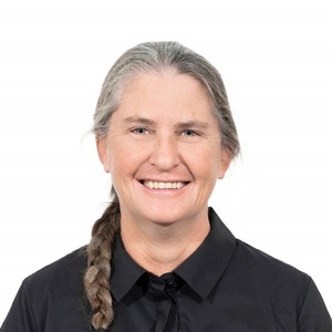 Tomazos helen headshot 0619