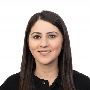 Amiri hosna headshot 0819