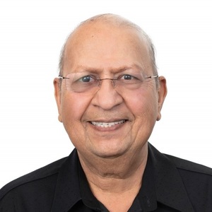 Mathur harry headshot 0819