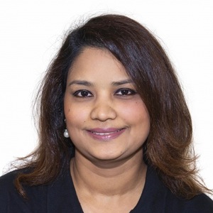 Naher kamy headshot 0919