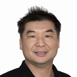 Lu lou headshot 1019