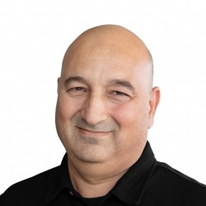 Ali adam headshot 1119