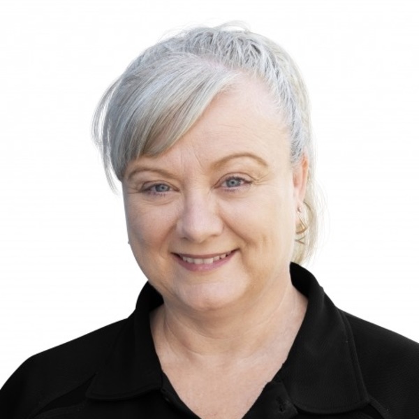 Bate mel headshot 1119
