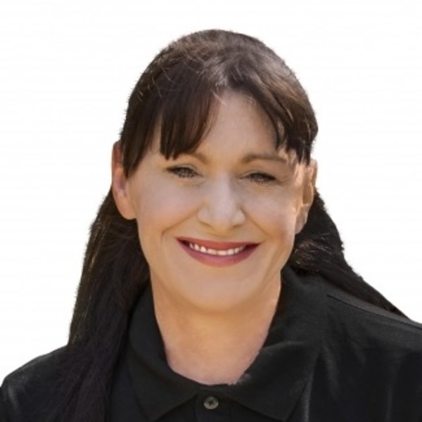 Lamprell mandy headshot 1219