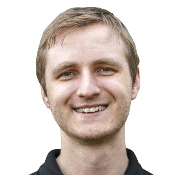 Moya alex headshot 1219jpg %281%29