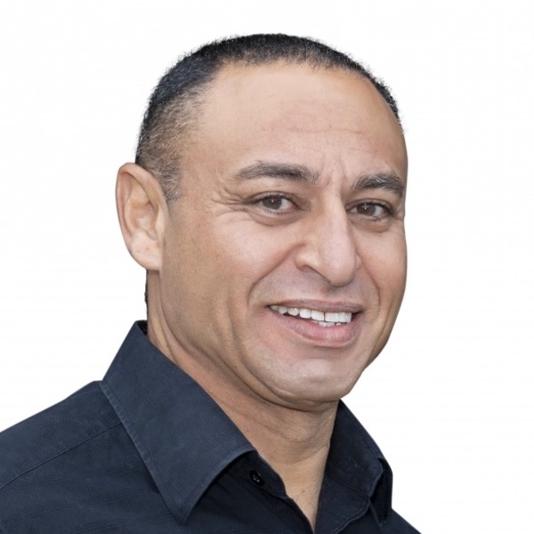 Momtaze george headshot 0120