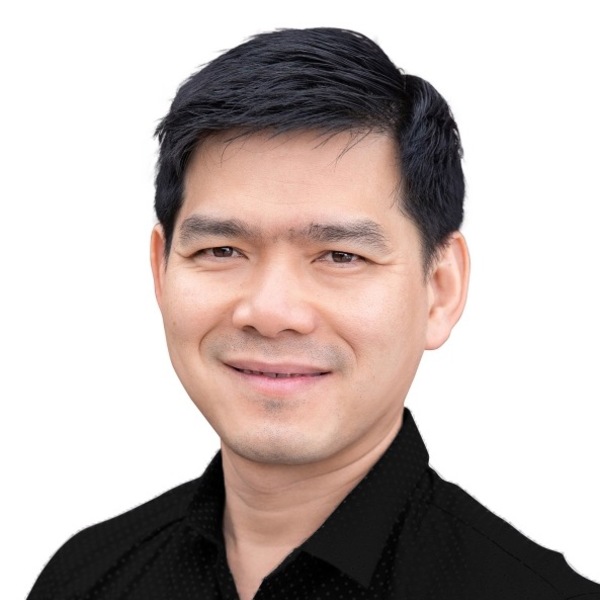 Nguyen huu headshot 1120