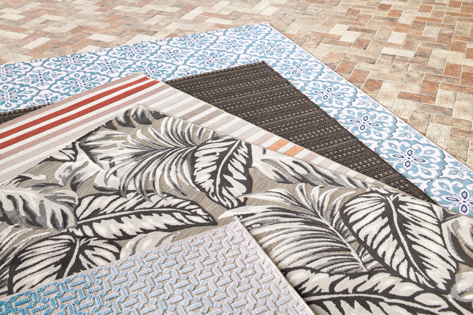 Outdoor Furniture – Cushions, Table, Chairs, Umbrellas & More Outdoor Furniture – Cushions, Table, Chairs, Umbrellas & More