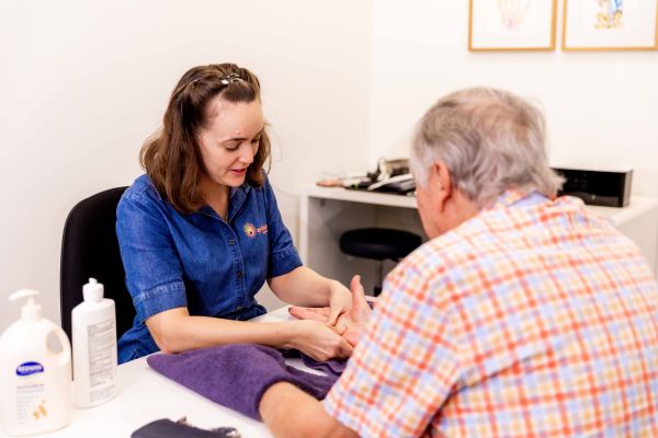 How Does a Spiral Fracture in the Hand Occur?