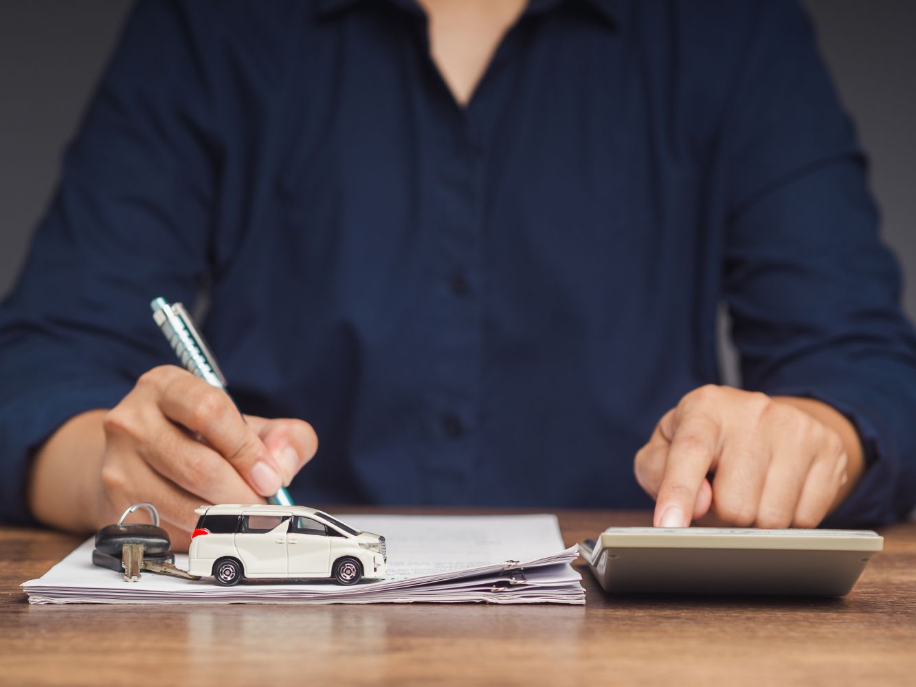 Novated Leasing and Salary Sacrificing: Pros and Cons