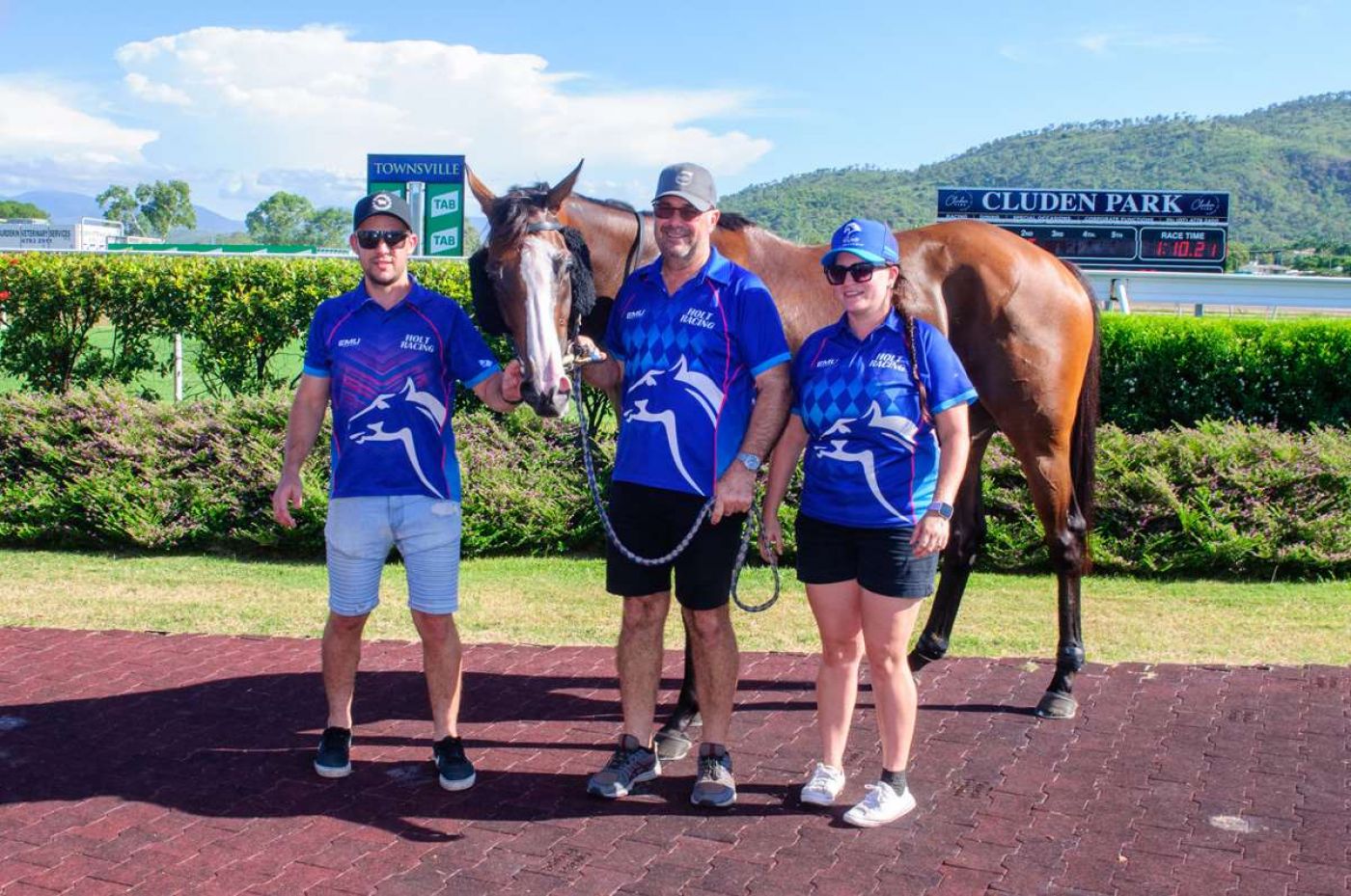 Holt Leads the Way as Women Train the Cluden Card