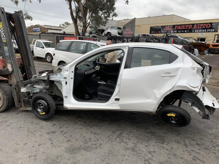 View Auto part Trans/Gearbox Mazda 2 2015