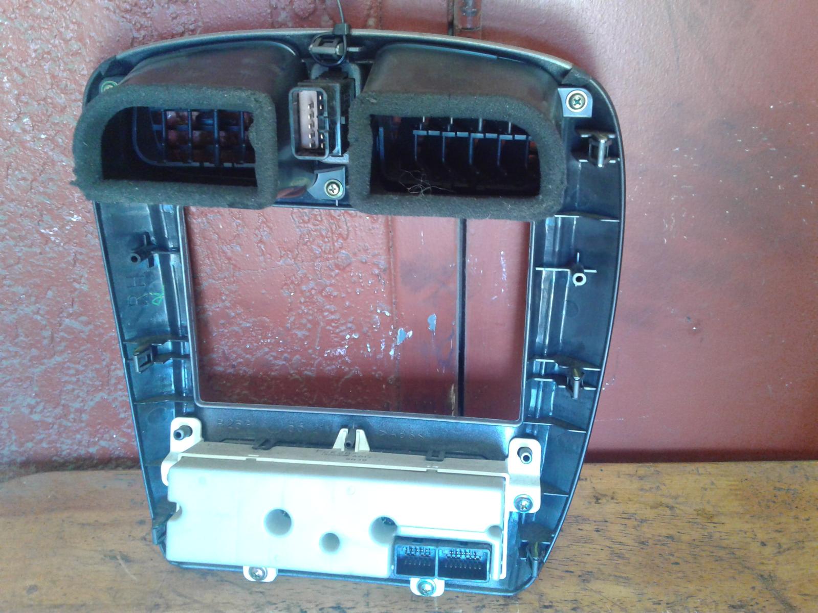 2003 Mazda Astina Heater/Ac Controls View Auto part Heater/Ac Controls Mazda Astina 2003