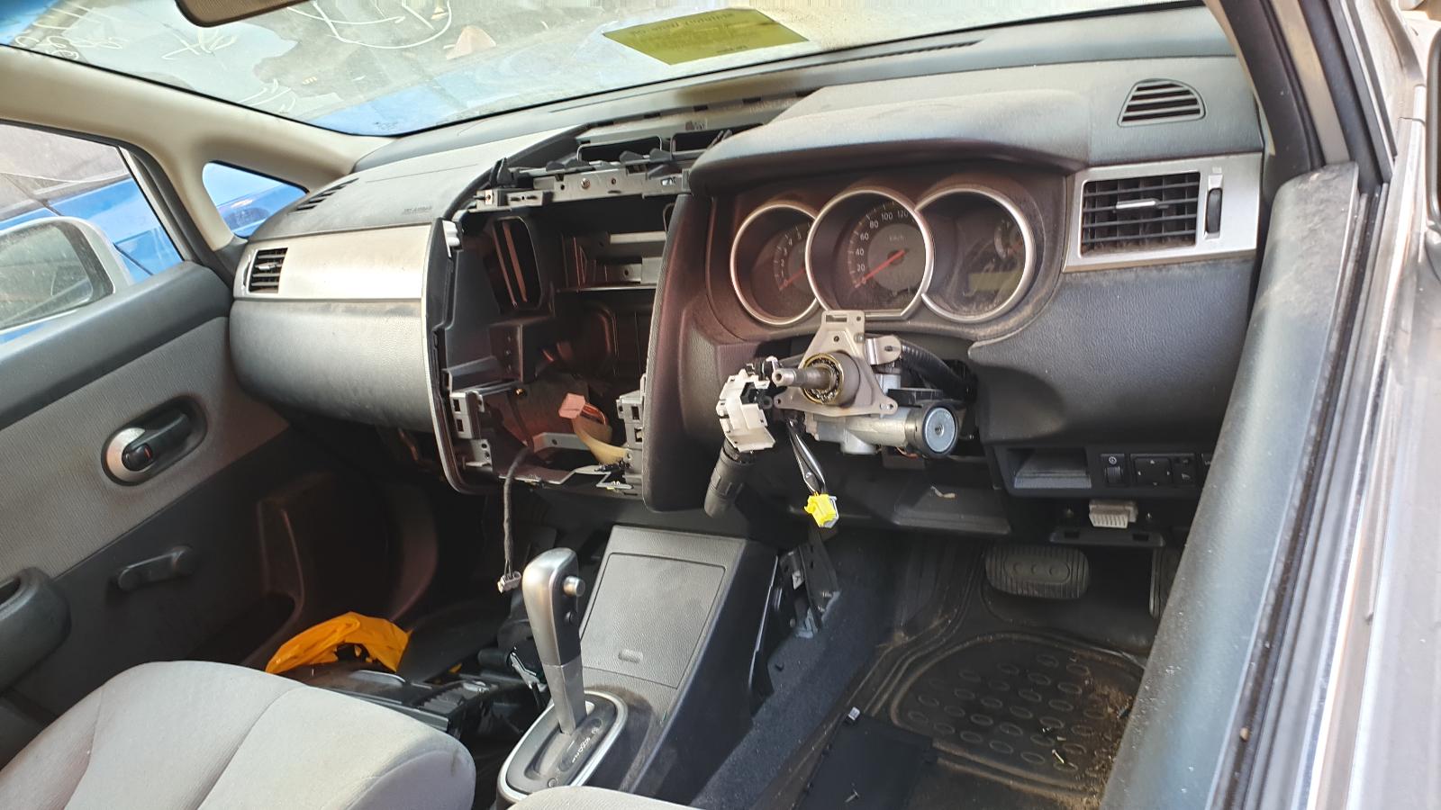 View Auto part Door/Boot/Gate Lock Nissan Tiida 2006