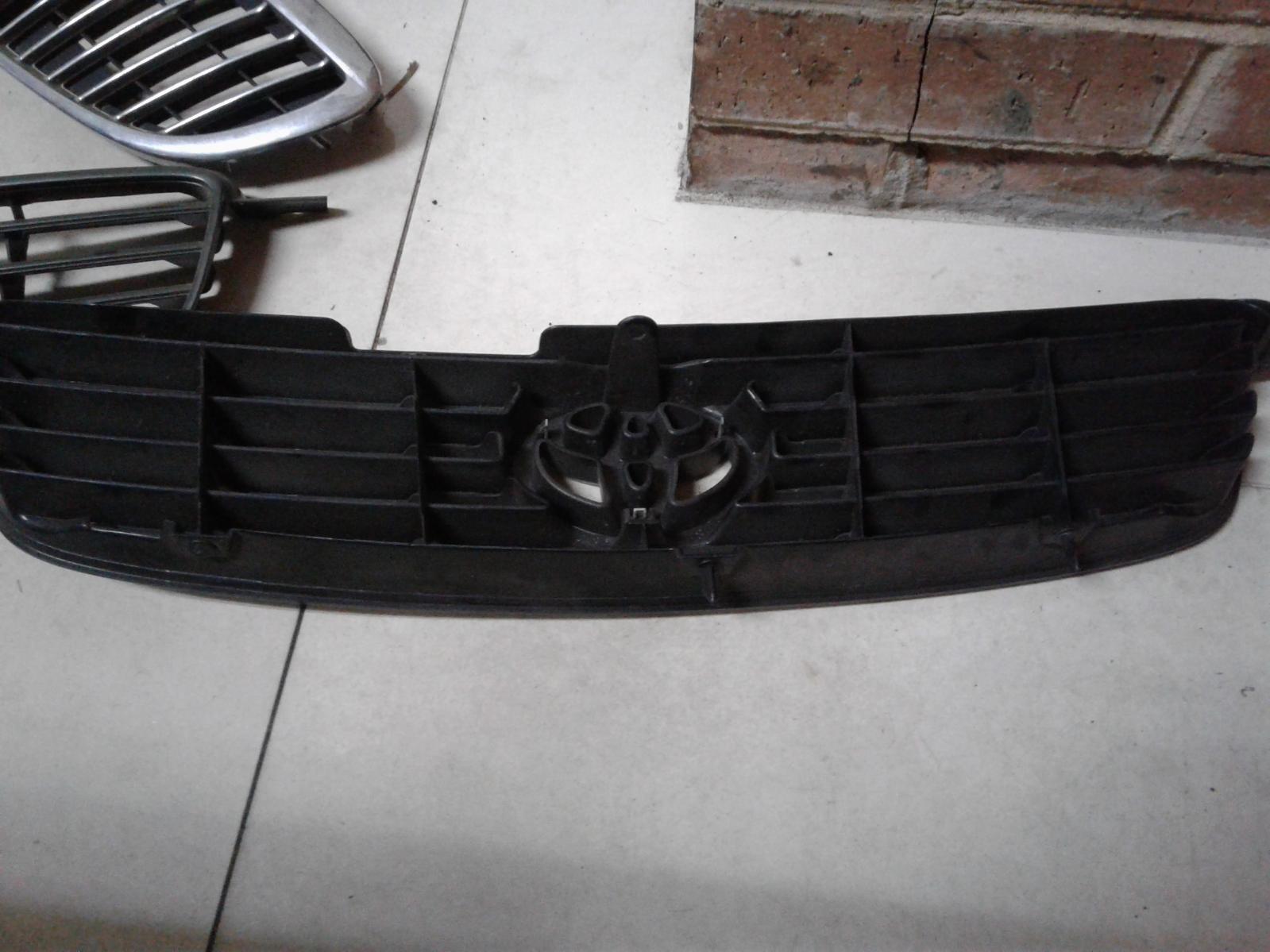 View Auto part Grille Toyota Corolla 2000