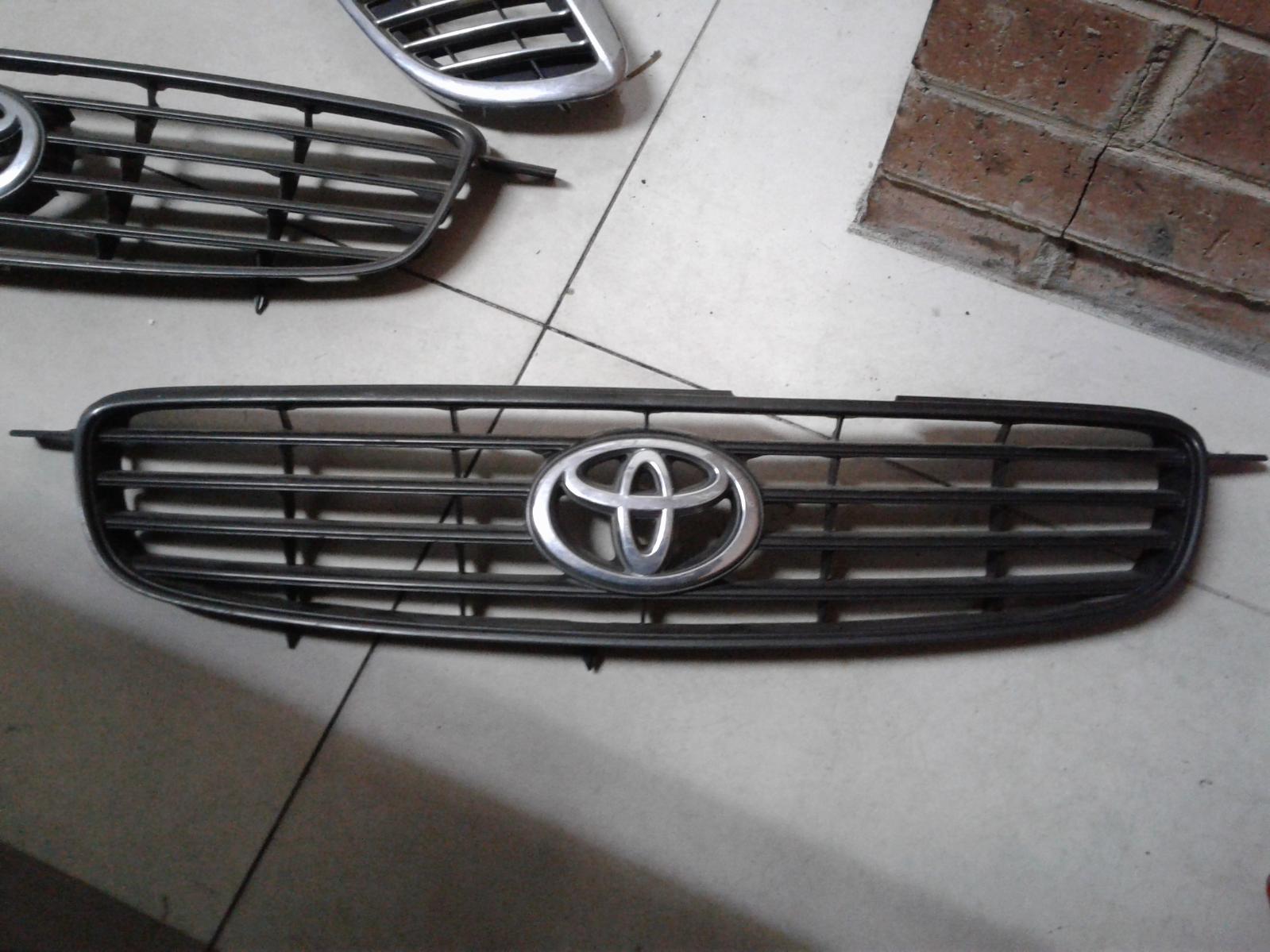 View Auto part Grille Toyota Corolla 2000