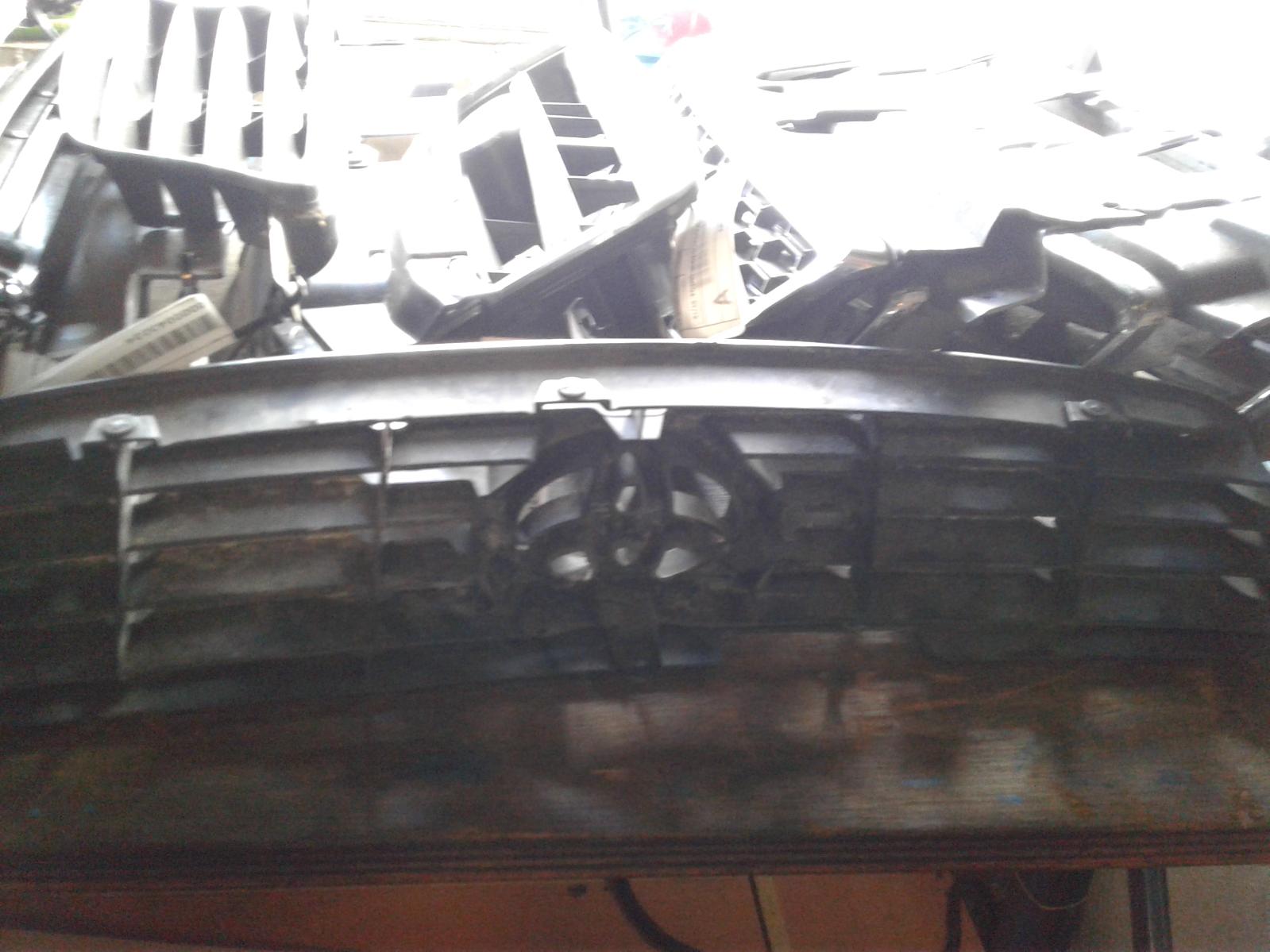 View Auto part Grille Toyota Corolla 2000