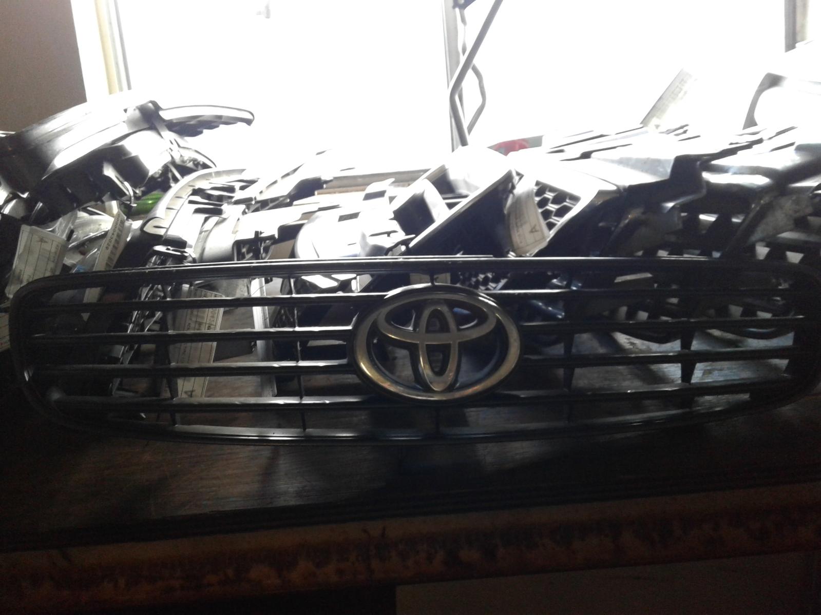View Auto part Grille Toyota Corolla 2000