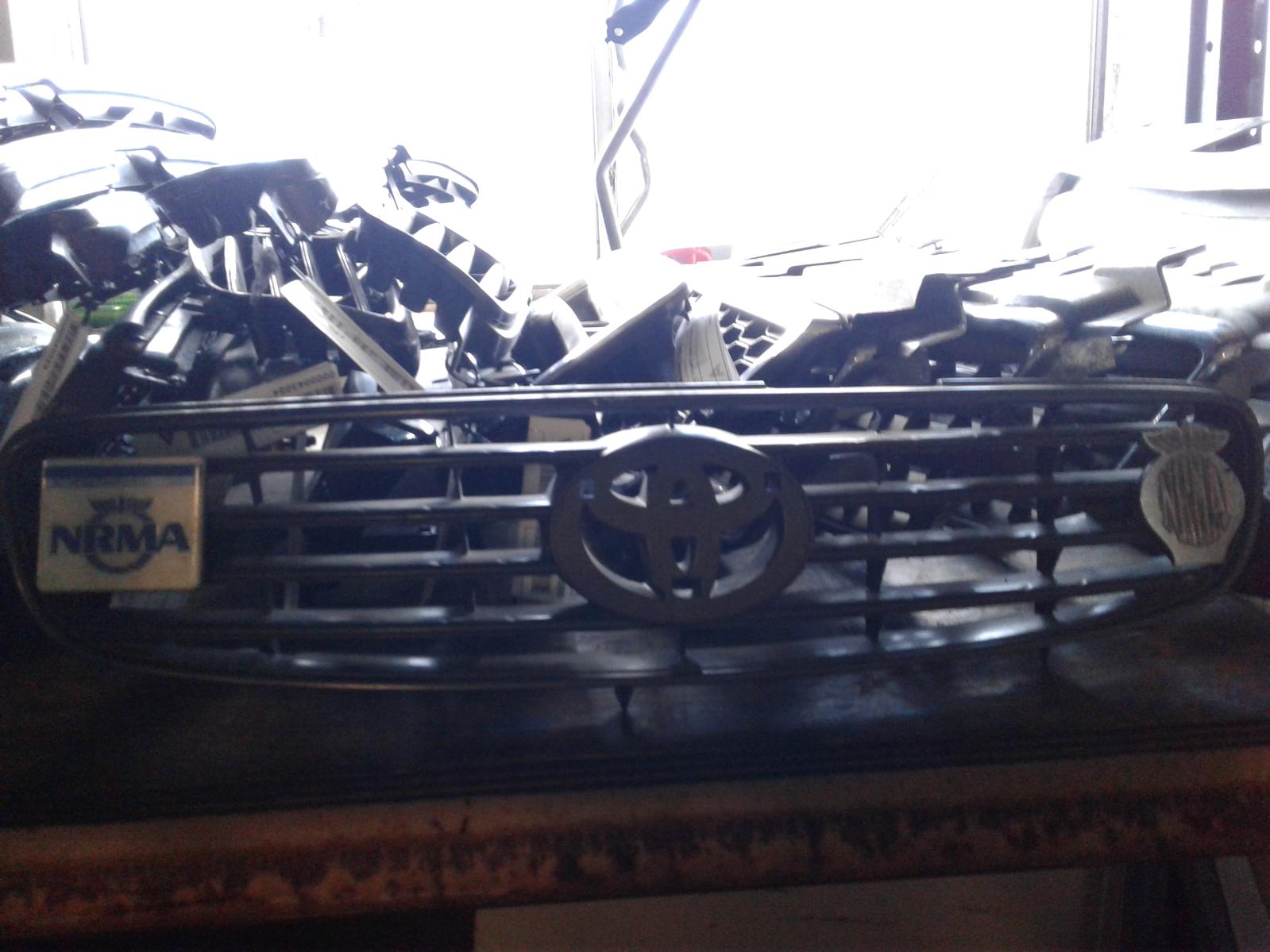 View Auto part Grille Toyota Corolla 2000