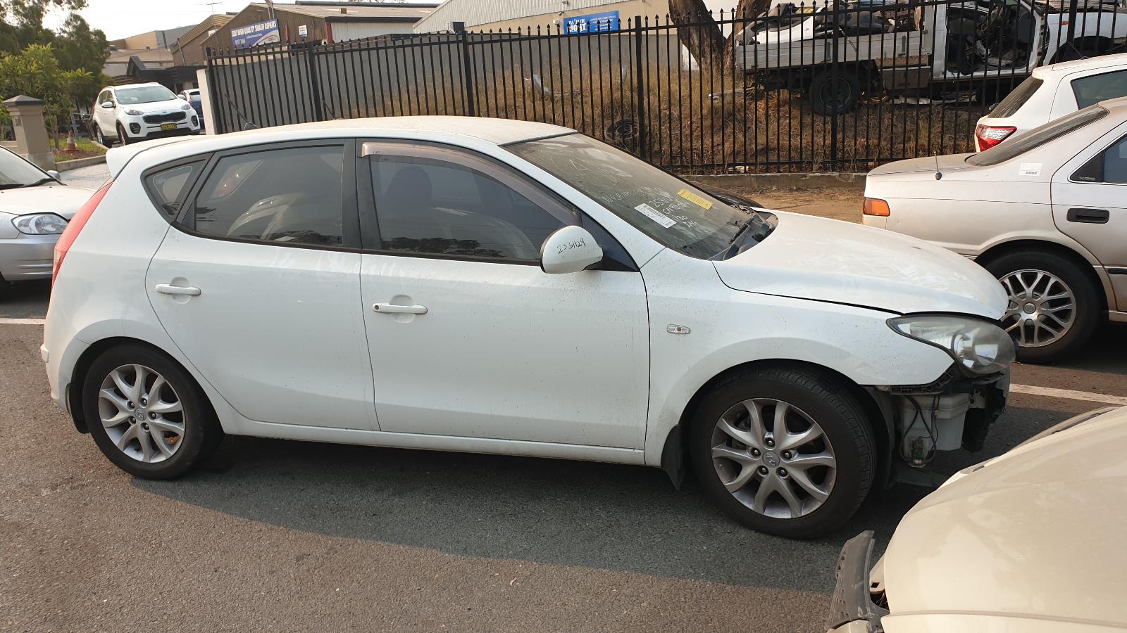 View Auto part Left Door Mirror Hyundai I30 2010
