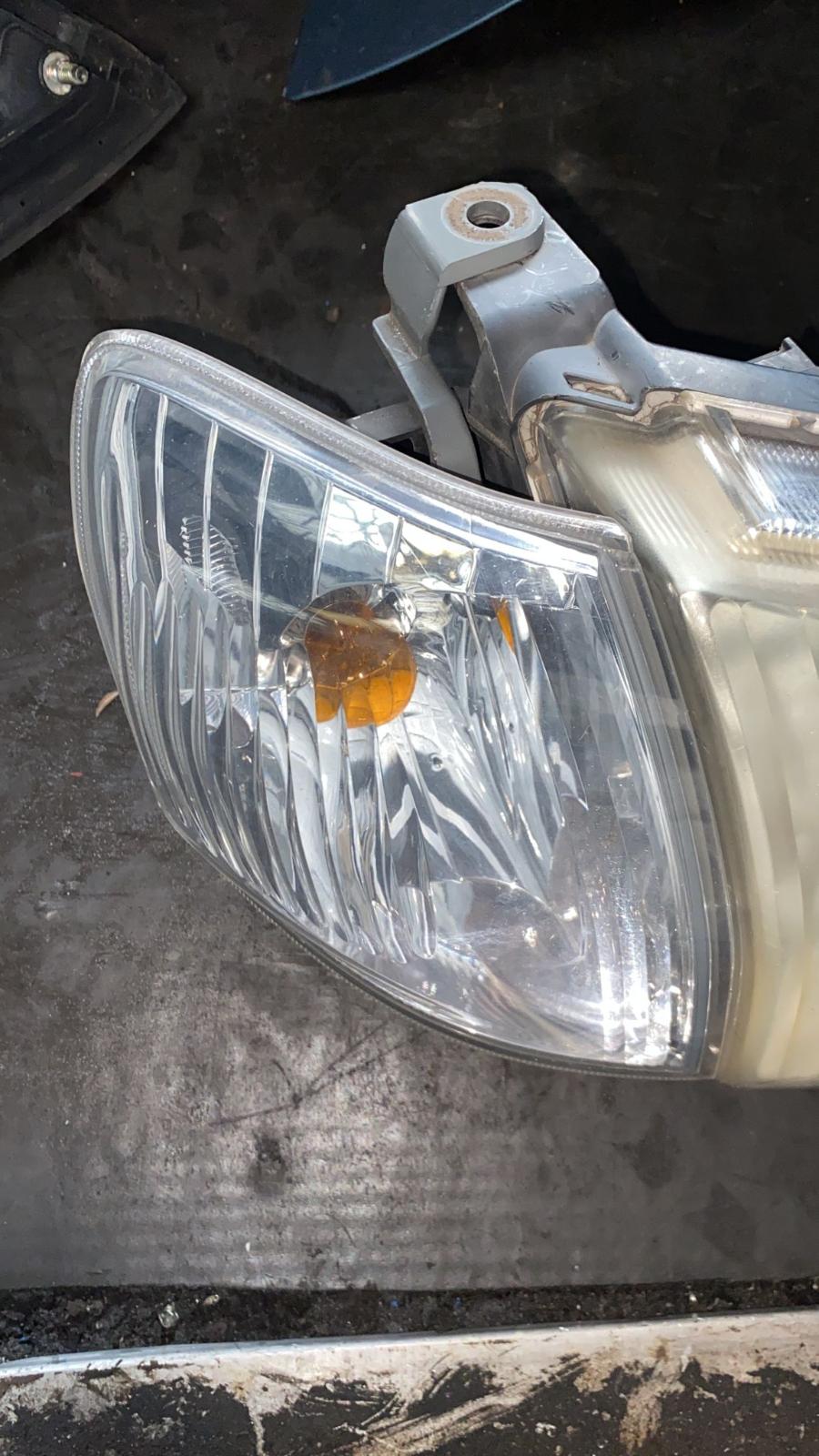 View Auto part Right Indicator/Fog/Side Mazda 121 2000