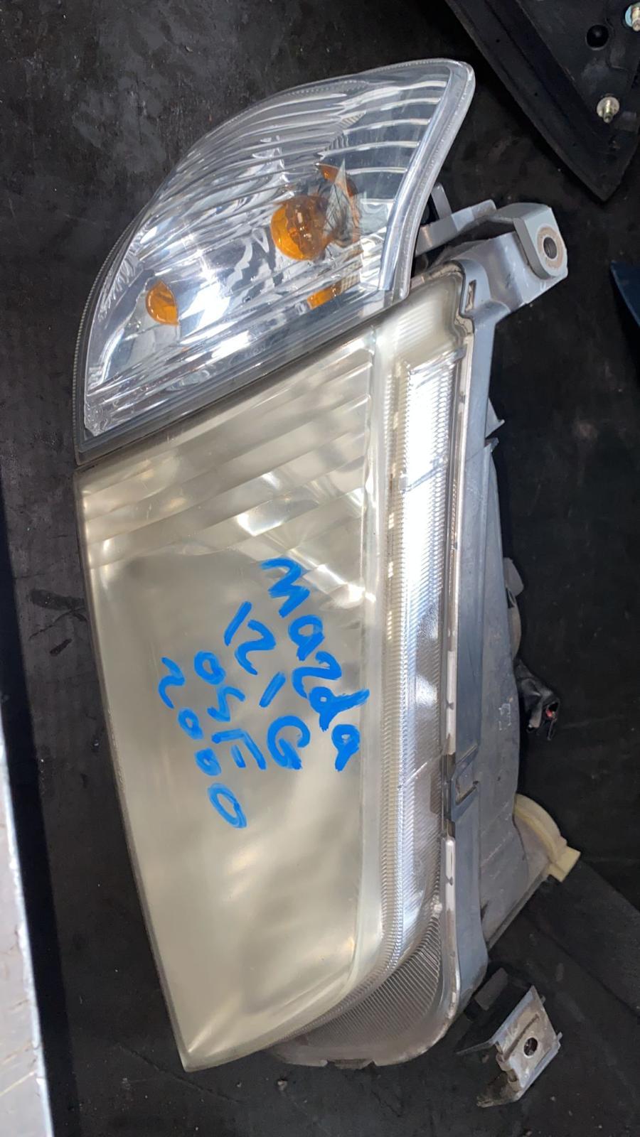 View Auto part Right Indicator/Fog/Side Mazda 121 2000