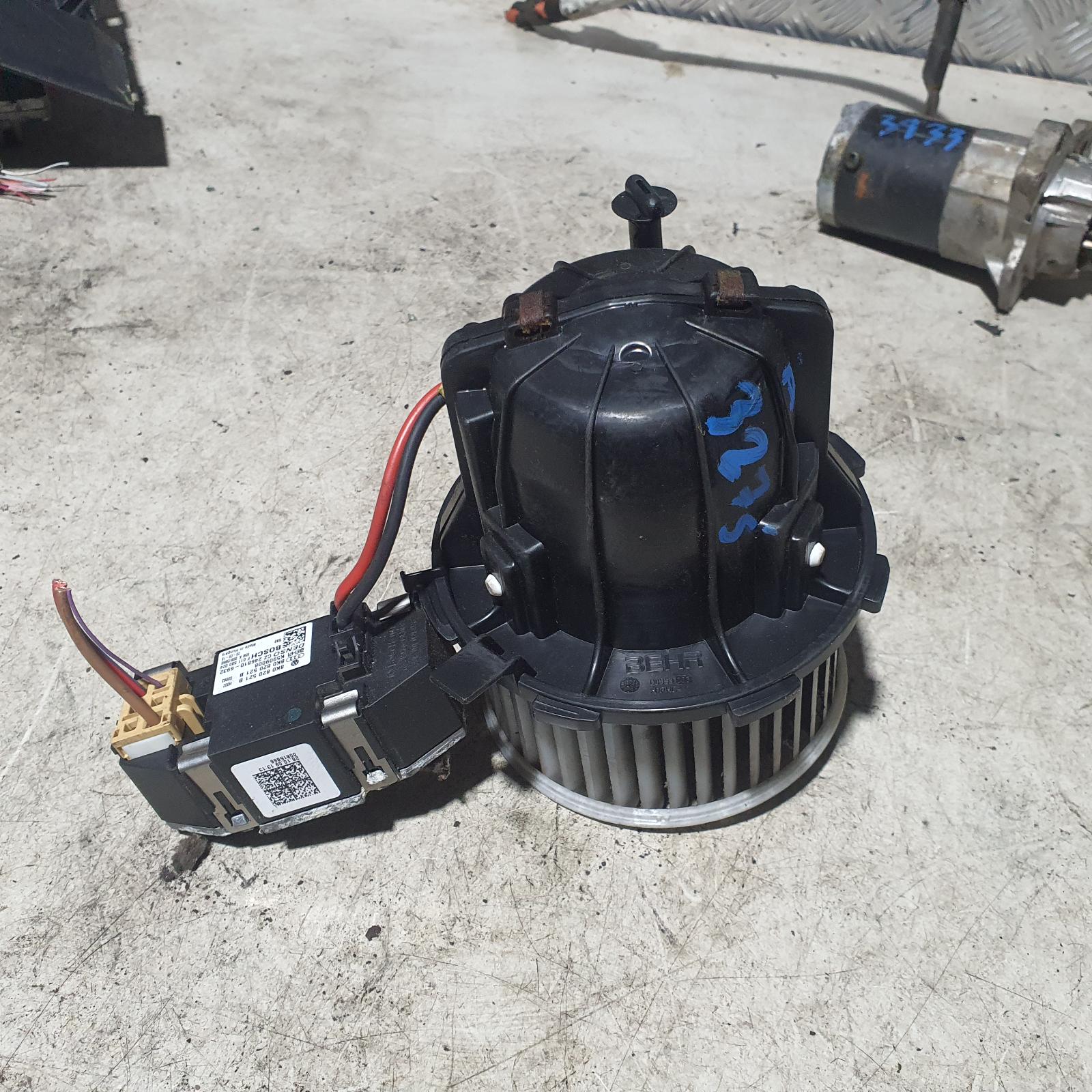 View Auto part Heater Fan Motor Audi A5 2009