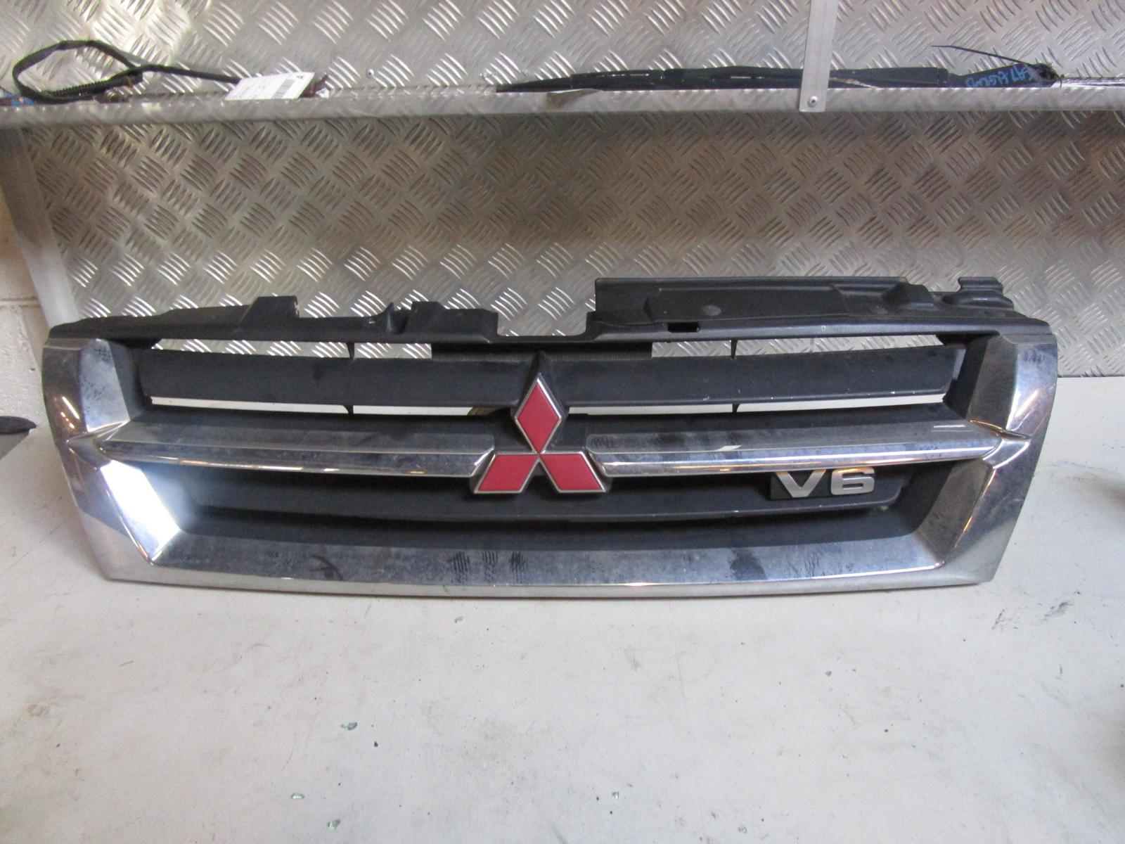 View Auto part Grille Mitsubishi Pajero 2000