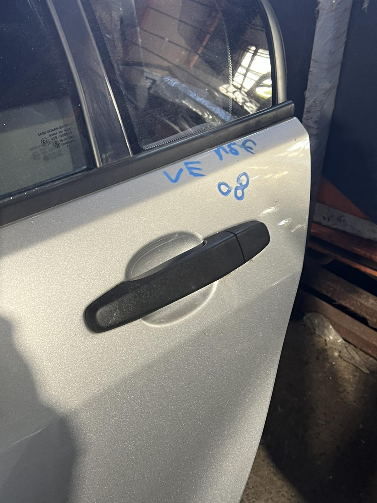 View Auto part Door Handle Holden Commodore 2008