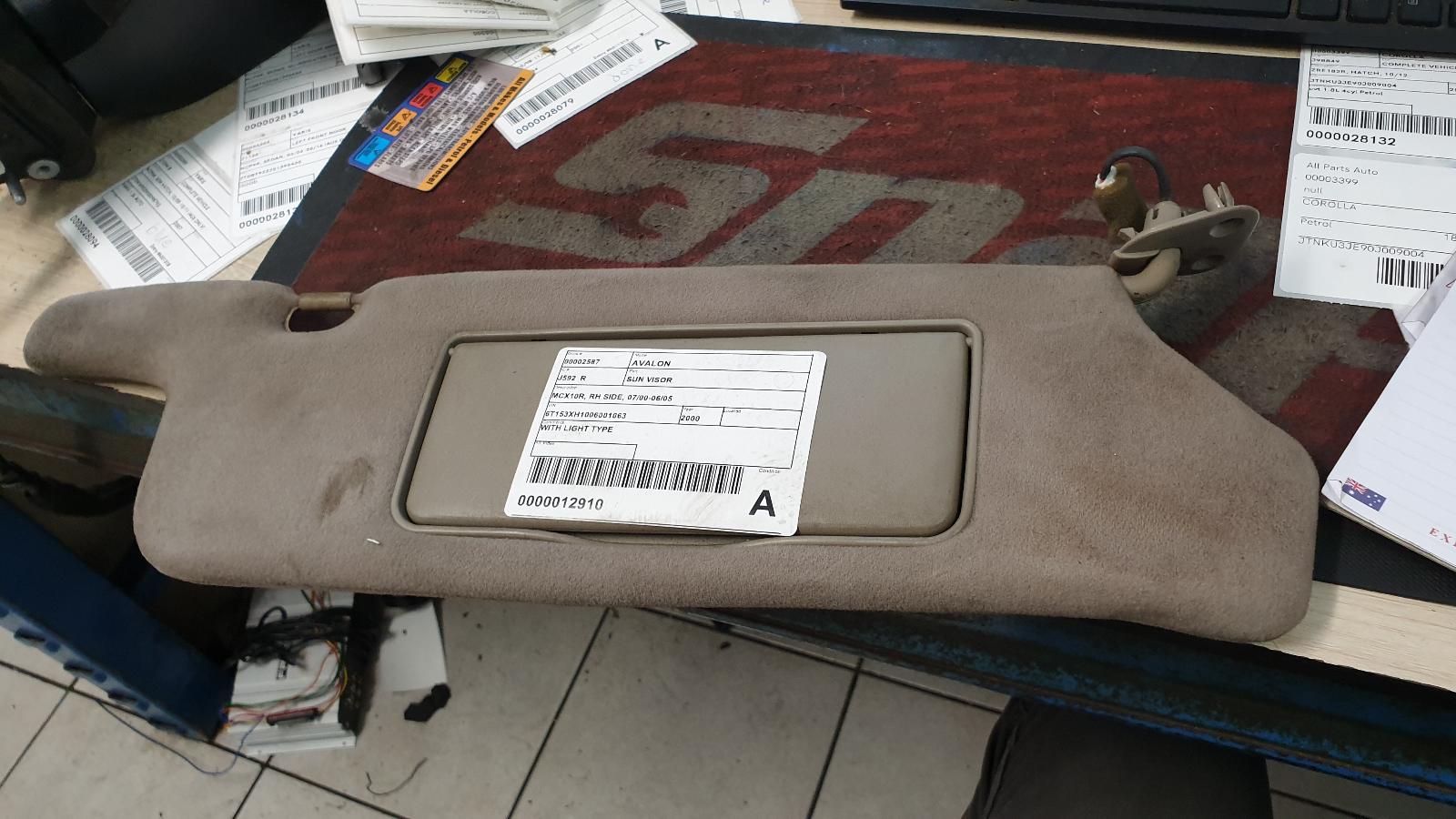 2000 Toyota Avalon Sunvisor View Auto part Sunvisor Toyota Avalon 2000