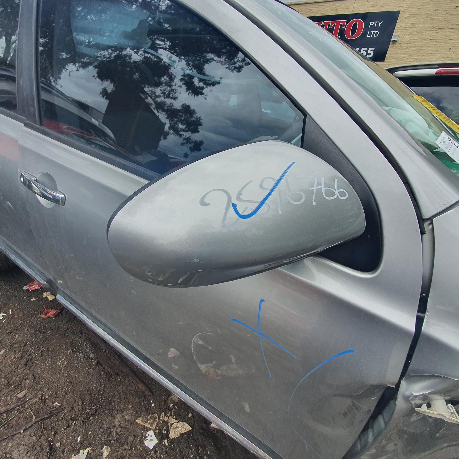 2011 Nissan Dualis Parcel Shelf Cargo Blind View Auto part Parcel Shelf Cargo Blind Nissan Dualis 2011
