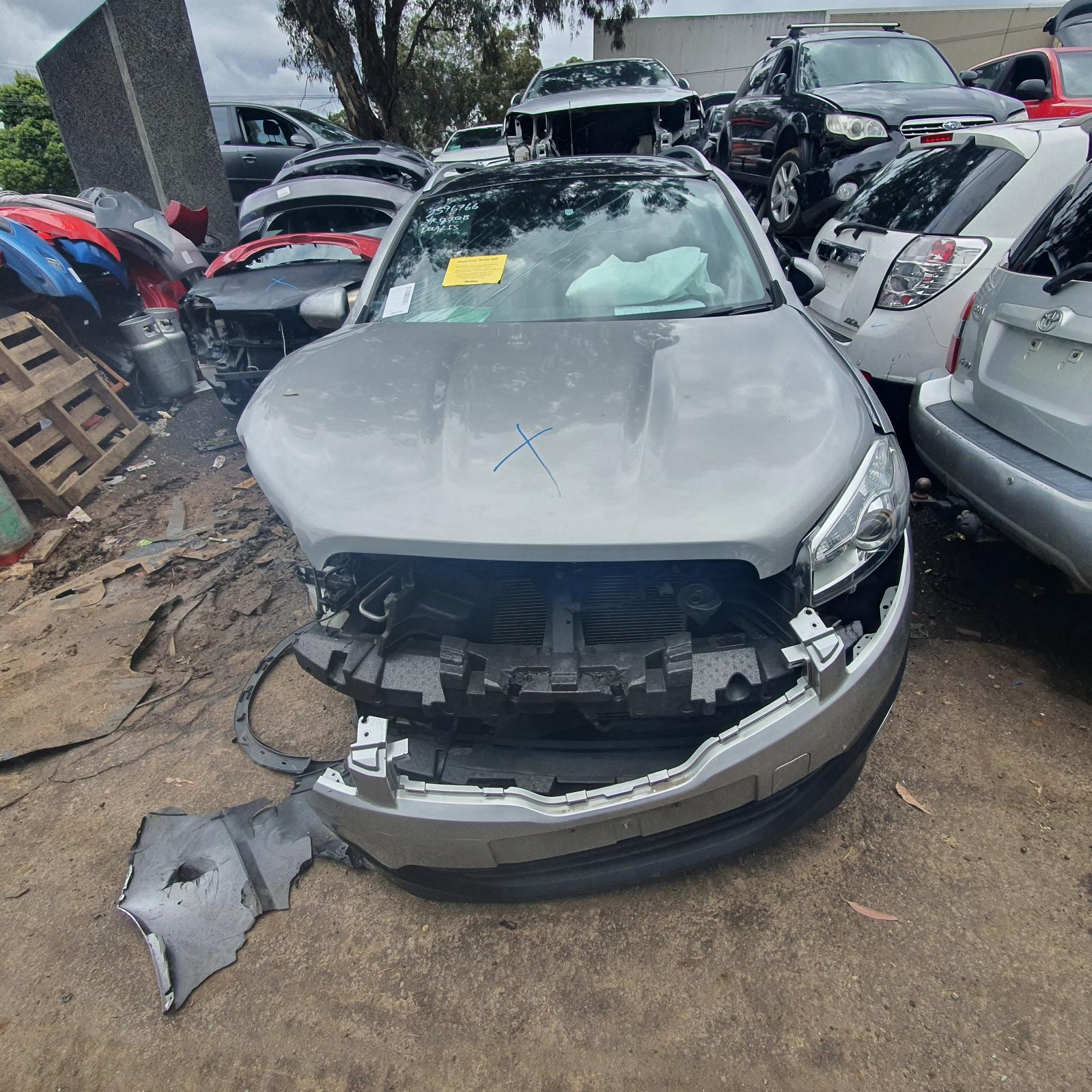 2011 Nissan Dualis Parcel Shelf Cargo Blind View Auto part Parcel Shelf Cargo Blind Nissan Dualis 2011