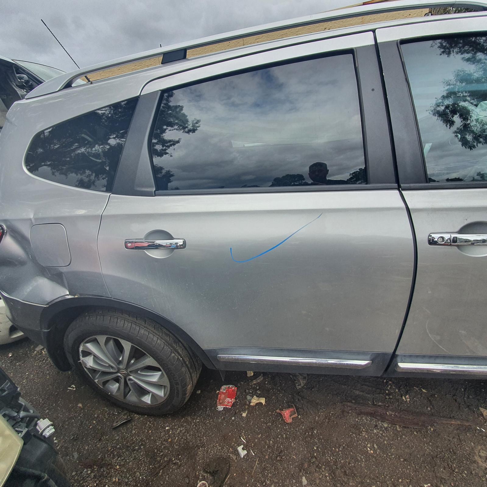 2011 Nissan Dualis Parcel Shelf Cargo Blind View Auto part Parcel Shelf Cargo Blind Nissan Dualis 2011