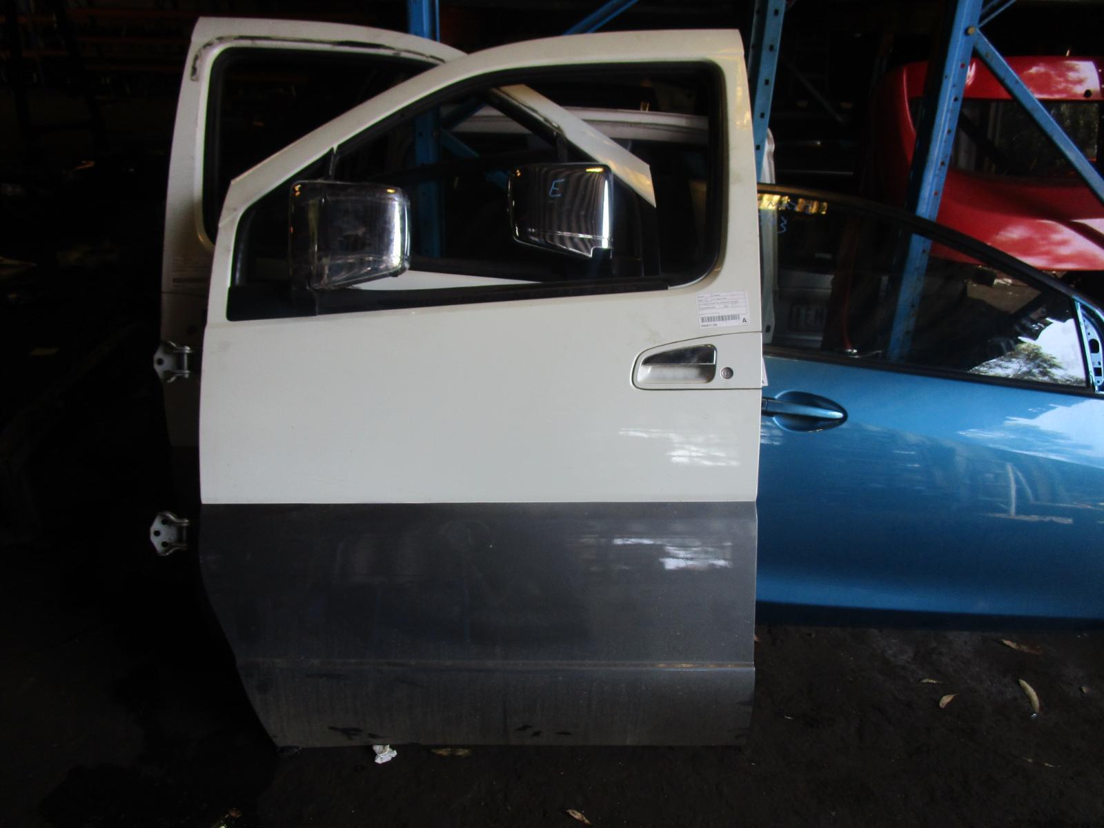 View Auto part Left Front Door Nissan Elgrand 2000