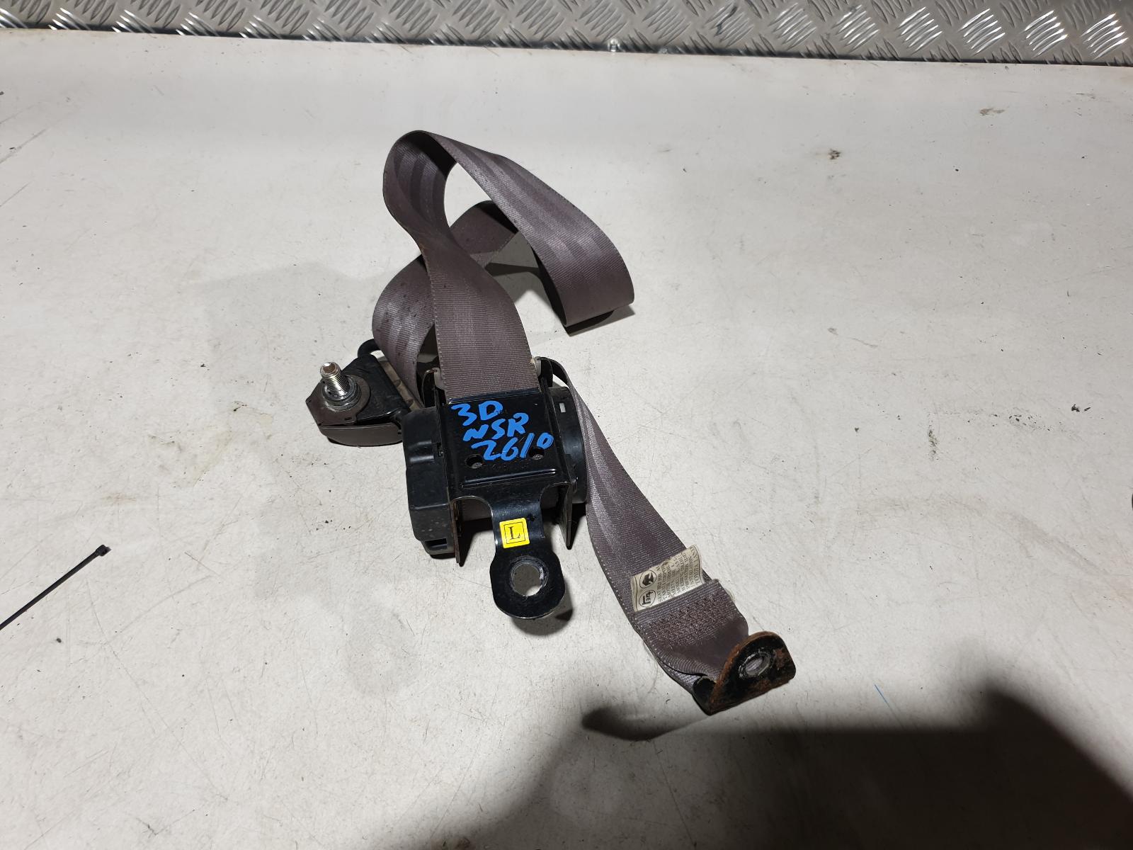View Auto part Seatbelt/Stalk Toyota Landcruiser 1993