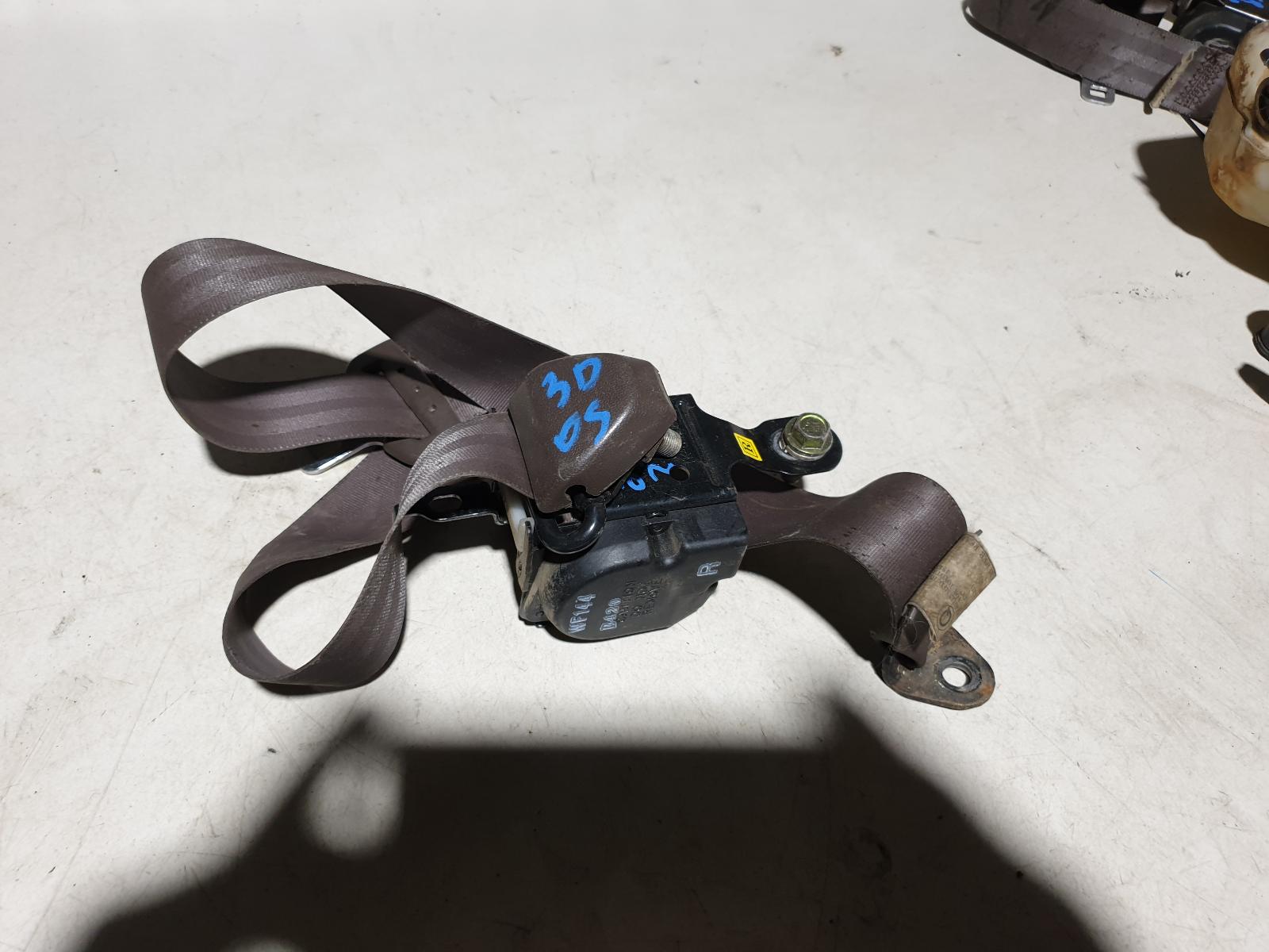 View Auto part Seatbelt/Stalk Toyota Landcruiser 1993