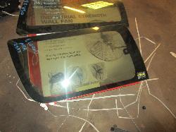 View Auto part Left Rear Side Glass Nissan Elgrand 2000