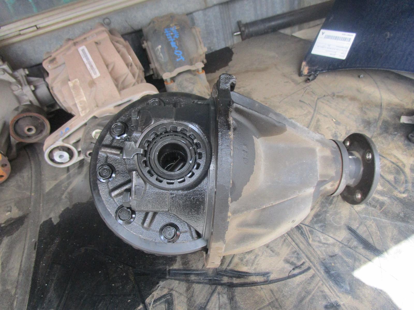 View Auto part Differential Centre Nissan Elgrand 2000