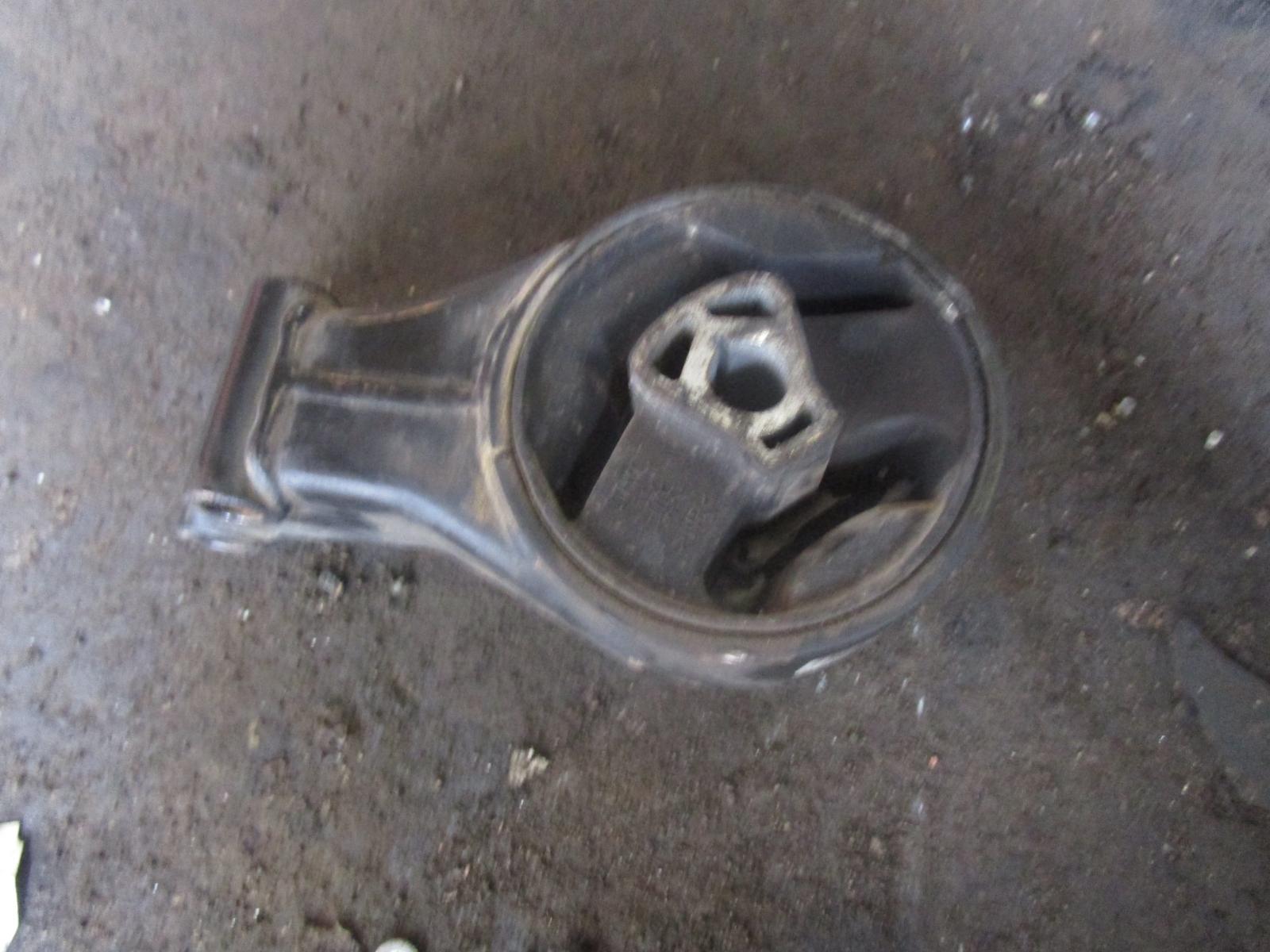 View Auto part Mount Holden Cruze 2011