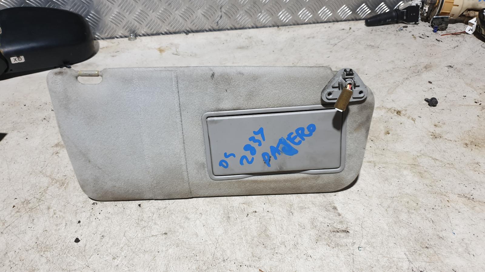 View Auto part Sunvisor Mitsubishi Pajero 2001