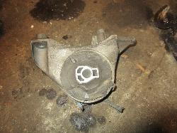 View Auto part Mount Holden Captiva 2011
