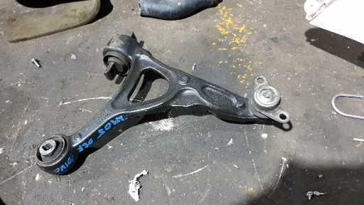 View Auto part Right Front Lower Control Arm Volvo Xc90 2006