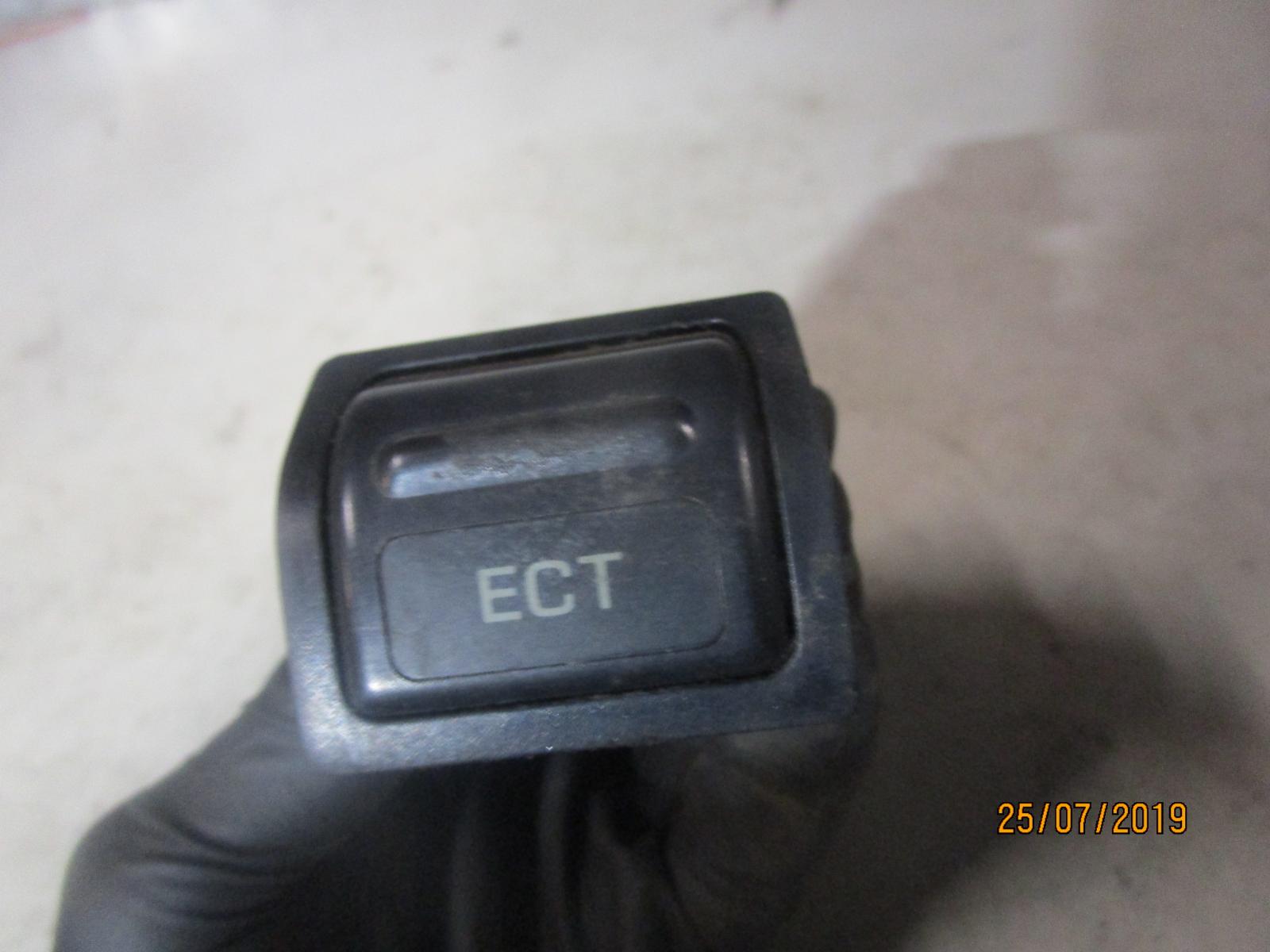 View Auto part Misc Switch/Relay Toyota Landcruiser 1993