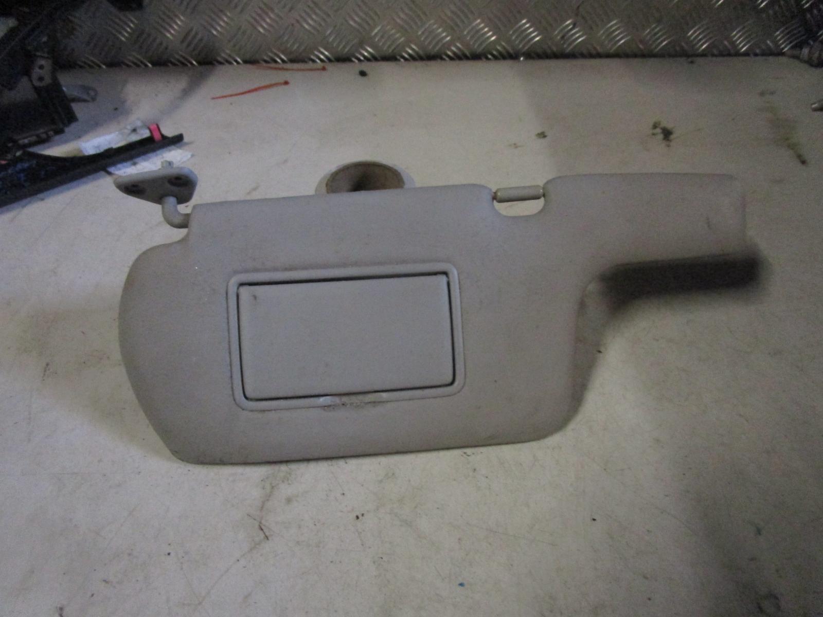 View Auto part Sunvisor Nissan Pulsar 2001