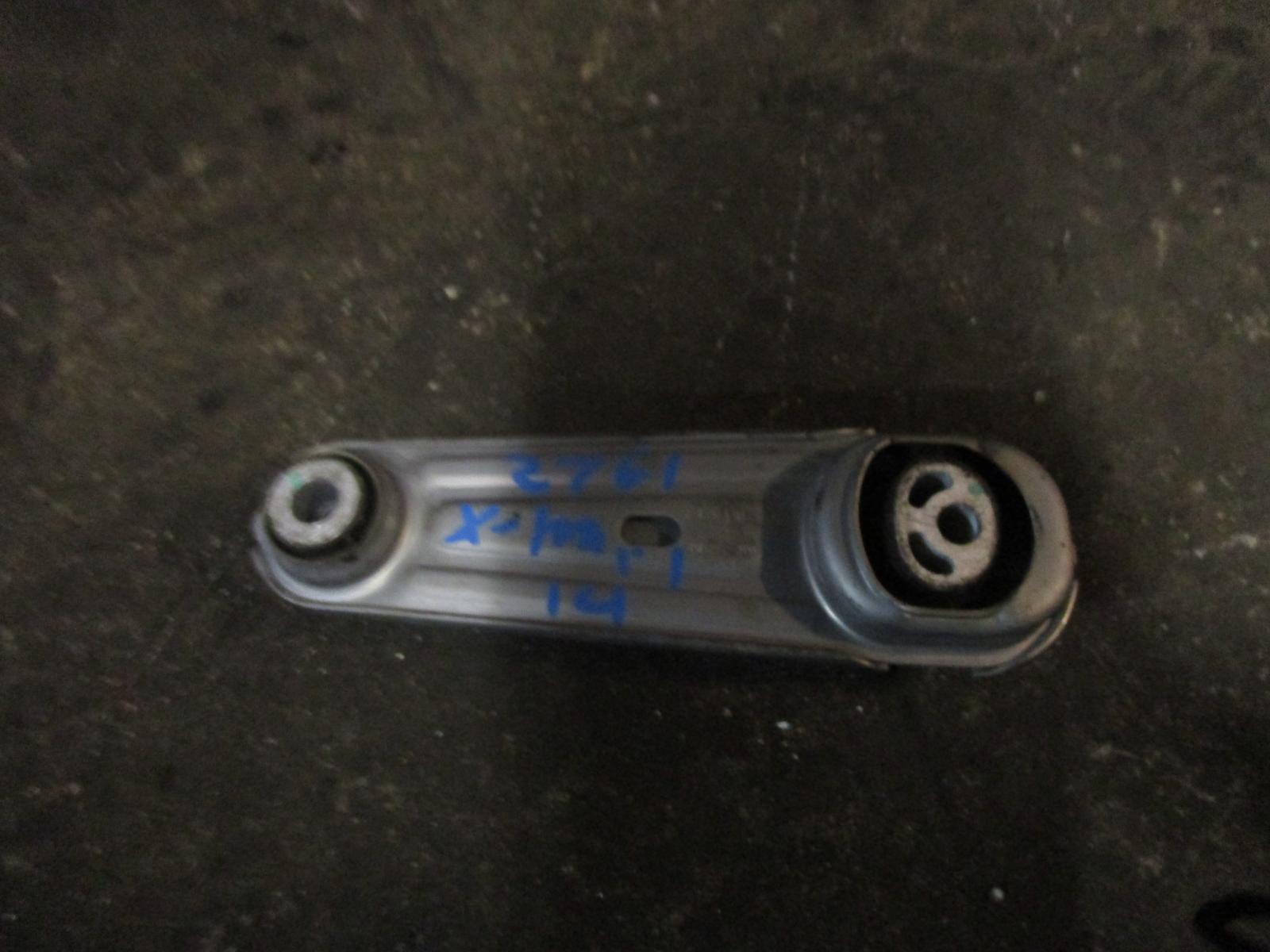 View Auto part Mount Nissan Xtrail 2016